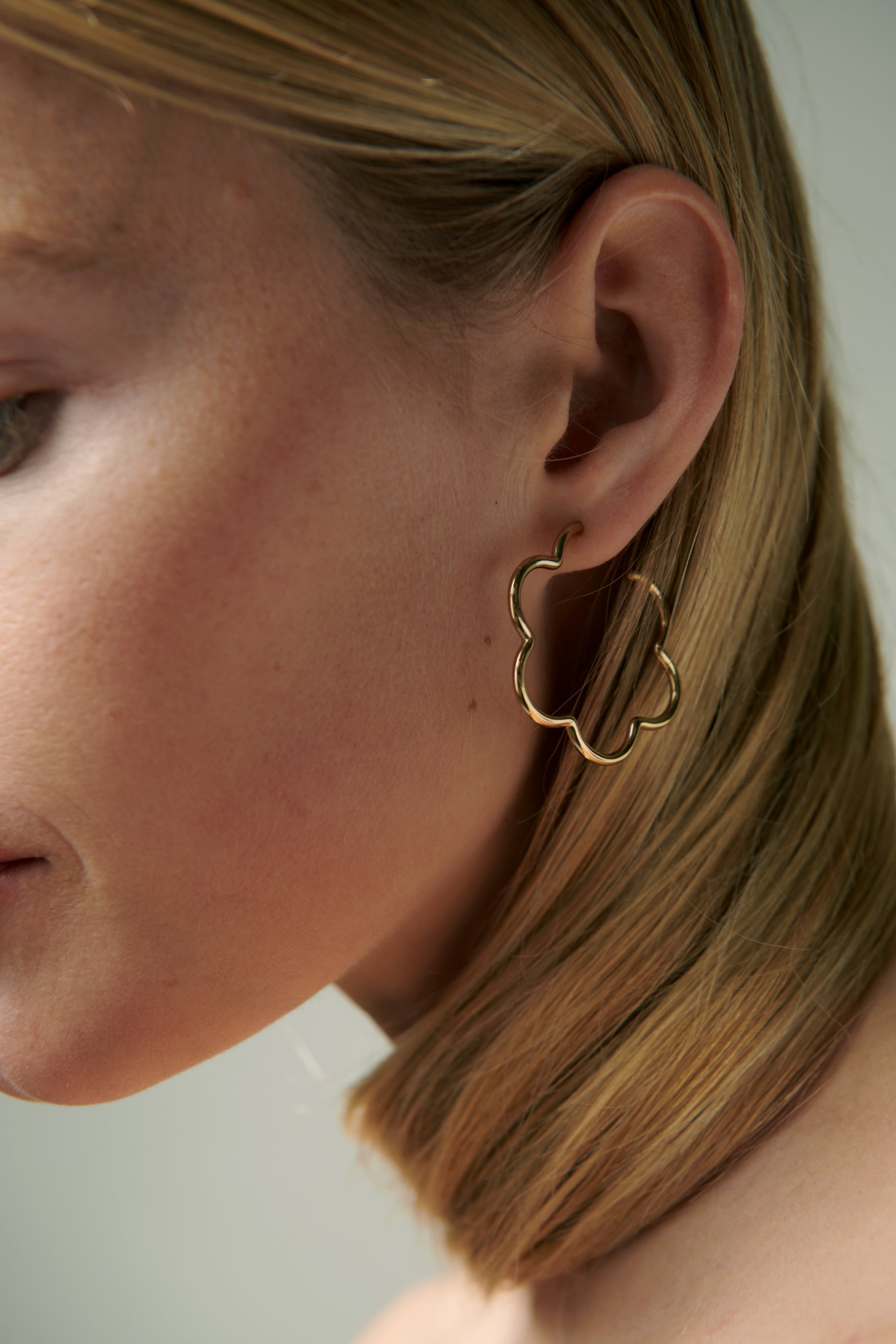 Kirby Flower single hoop in 14K recycled gold vermeil, view 2
