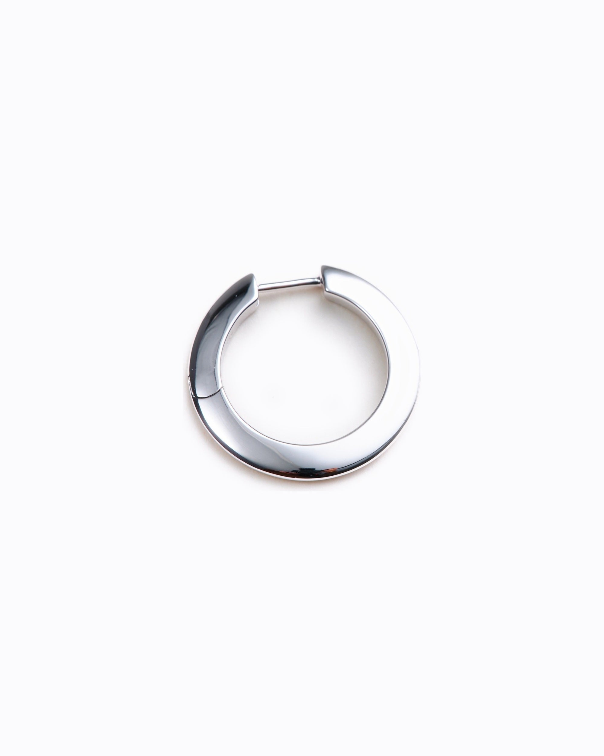 Talia Medium Hoop single earring in 925 recycled sterling silver